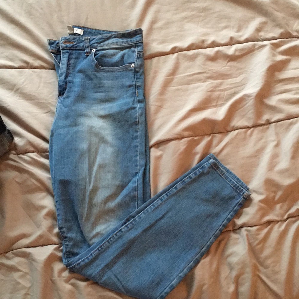 Light Wash F21 High Rose Jeans